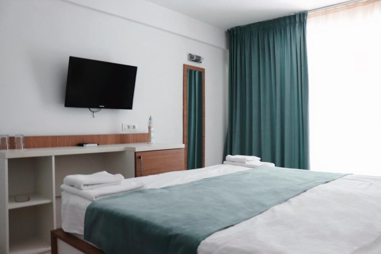 Hotel Victory Mamaia Exterior photo
