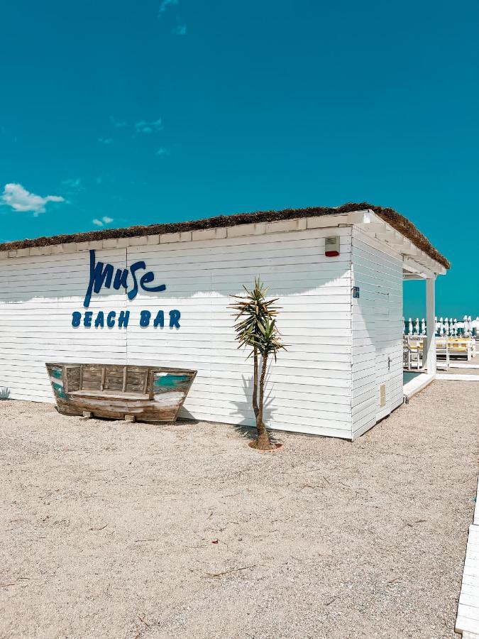 Hotel Victory Mamaia Exterior photo
